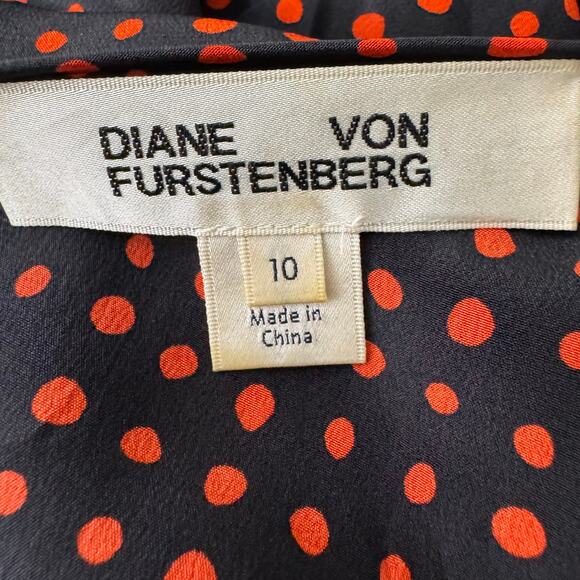 Diane Von Furstenberg Dot Print Silk Drape Front Blouse Size 10 - Picture 7 of 12